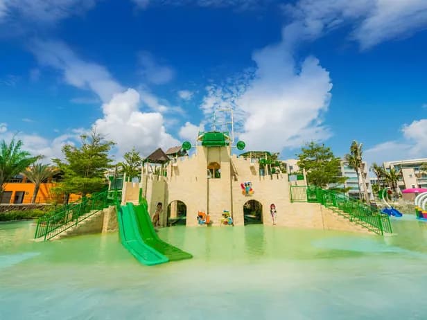 Riviera Beach Club